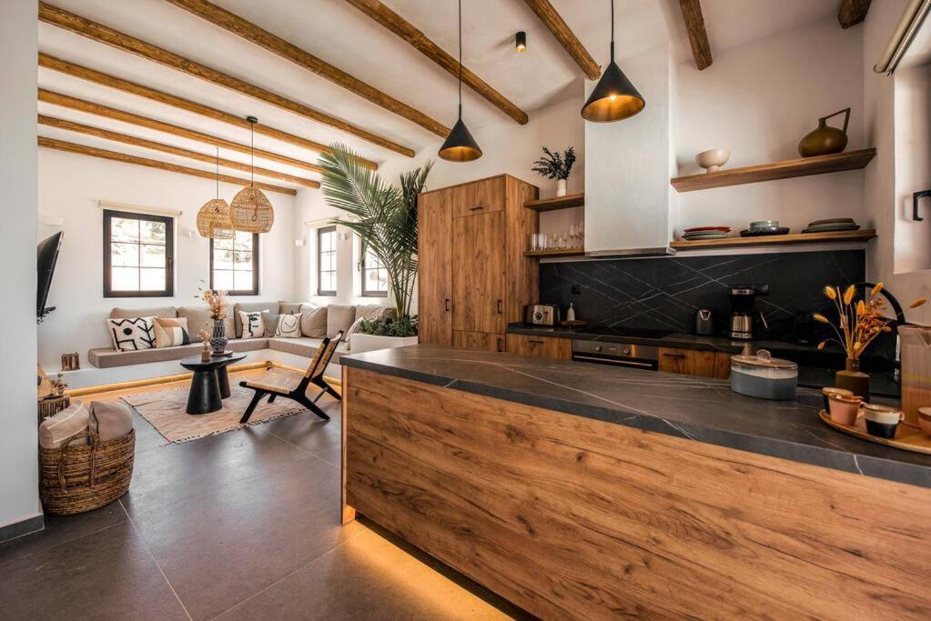 Casacarma Iii, Private Pool, Boho Design, Central Lakhania Eksteriør bilde